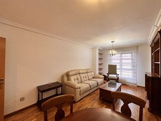 Piso en alquiler en El Llano en Gijón