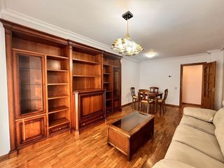 Piso en alquiler en El Llano en Gijón