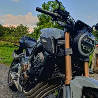 Honda CB650R 2022 -Pearl Smokey Grey- 8200km