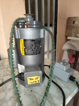 Motor Eléctrico Baldor .25 HP IEC # 34M8