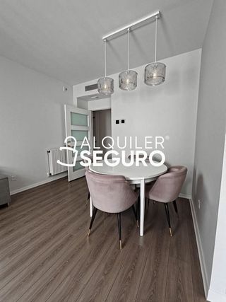 Piso en alquiler en El Barral Ferial en Coslada