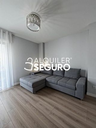 Piso en alquiler en El Barral Ferial en Coslada