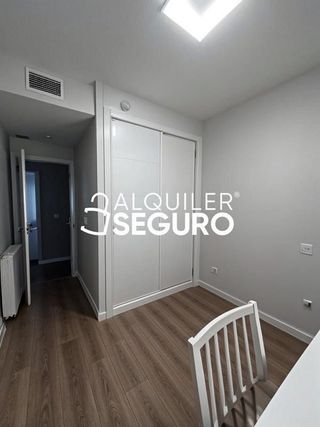 Piso en alquiler en El Barral Ferial en Coslada