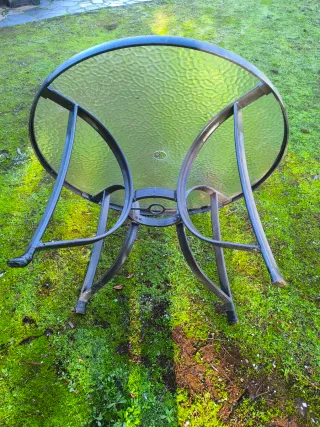 Mesa redonda terraza cristal y metal