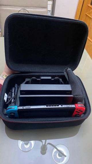 Nintendo Switch Azul y Rojo Casi Nueva