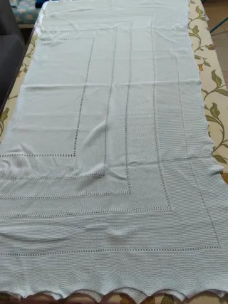 2 mantitas y 2 tocas de bebé.