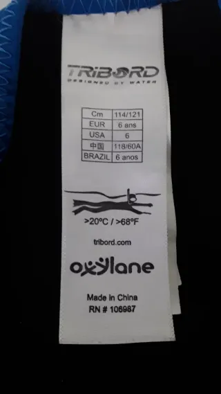 Traje neopreno niño y zapatillas de agua