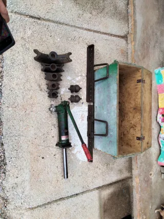 Curvadora de tubos  hidráulica manual