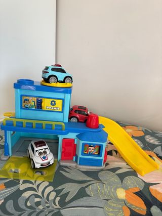 Garaje interactivo con coches