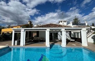 Chalet en alquiler en Nueva Andalucía centro en Marbella