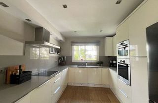 Chalet en alquiler en Nueva Andalucía centro en Marbella