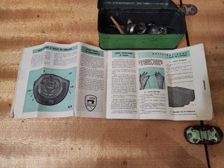 Máquina de coser SIGMA antigua con mueble vintage