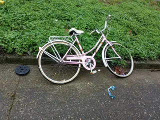 Bicicleta de mujer rosa