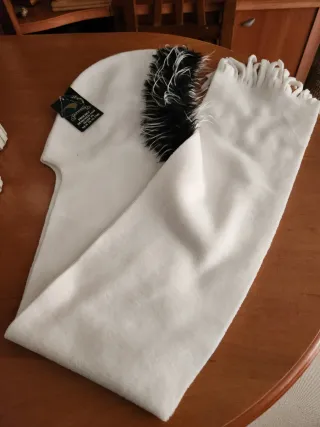Gorro con pelo  y bufanda