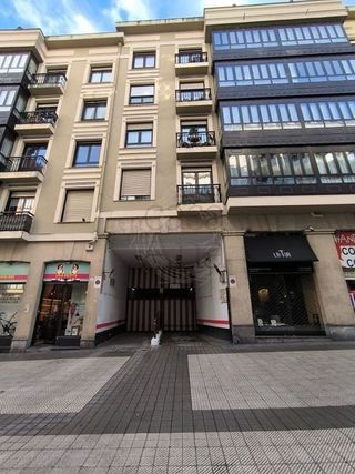 Garaje en alquiler en Barrio de Abando en Bilbao