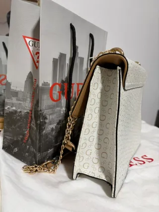 Bolso Guess Beige y Dorado