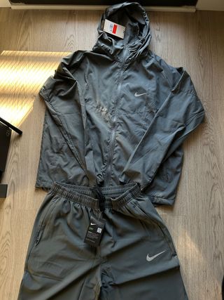 Conjunto Nike Running Gris