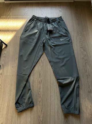 Conjunto Nike Running Gris