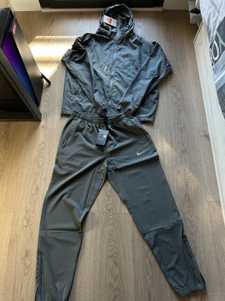 Conjunto Nike Running Gris