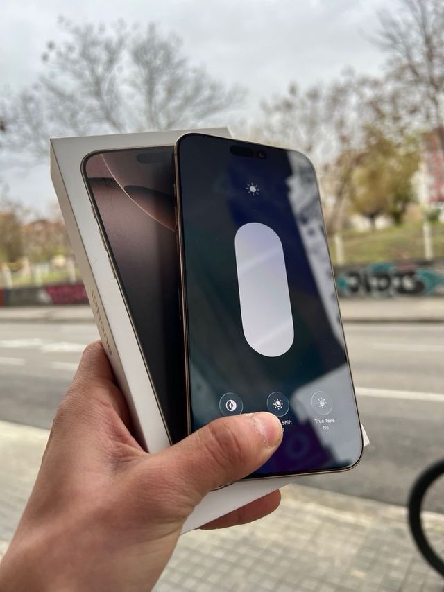 iPhone 16 Pro Max 256GB Desert