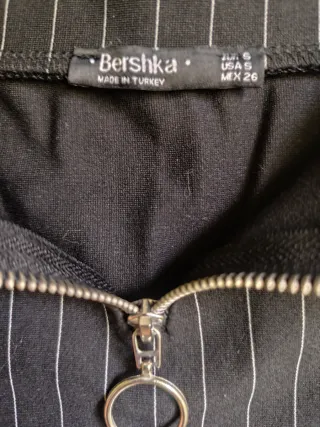 Minifalda negra con rayas blancas