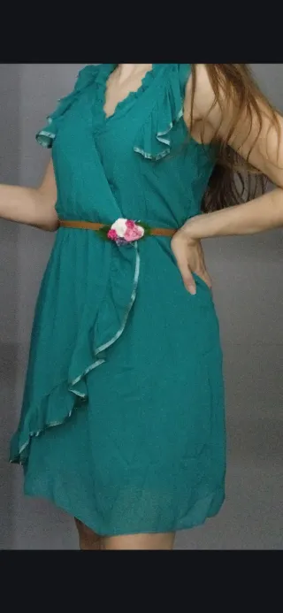 Vestido vaporoso de gasa verde azulado