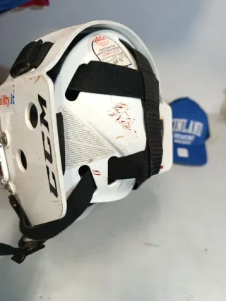 Casco de Hockey CCM 48-53cm GORRA DE REGALO