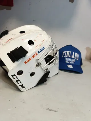 Casco de Hockey CCM 48-53cm GORRA DE REGALO