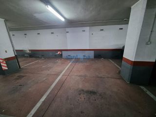 Garaje en alquiler en La Chantría - La Lastra en León