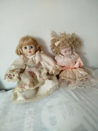 2 Bambole in ceramica