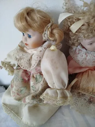 2 Bambole in ceramica