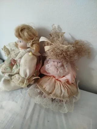 2 Bambole in ceramica