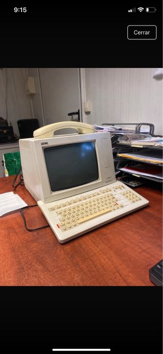 Ordenador superetro ! antiguo beige con teléfono