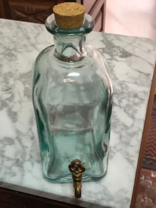 Lote artículos de bar: dispensador, coctelera, dec