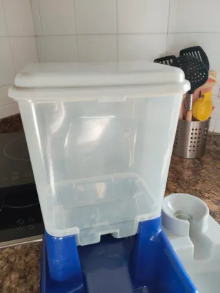 Comedero y bebedero para mascotas