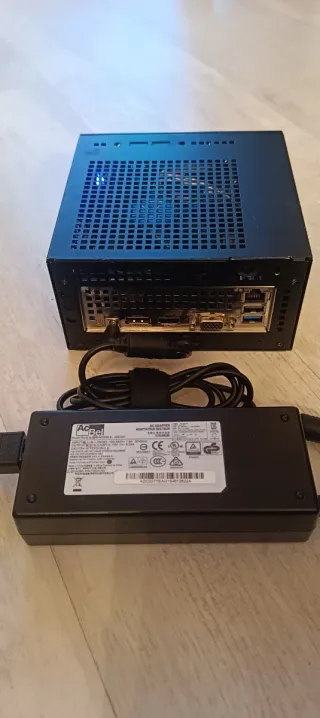 Mini PC Asrock Deskmini 110