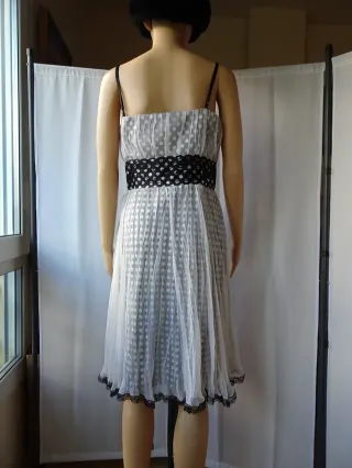 Vestido de fiesta lunares