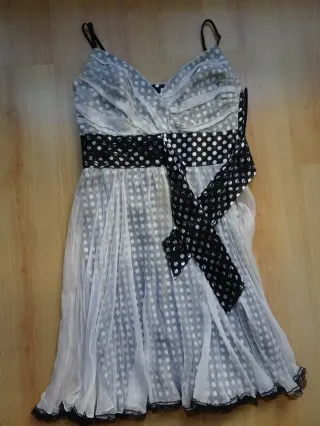 Vestido de fiesta lunares