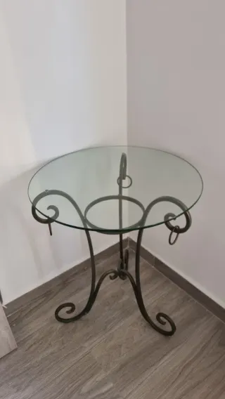 Mesa redonda forja y cristal
