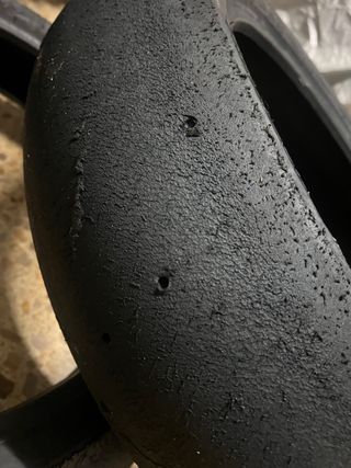 Neumáticos Slicks Pirelli Corsa y Continental
