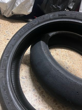 Neumáticos Slicks Pirelli Corsa y Continental