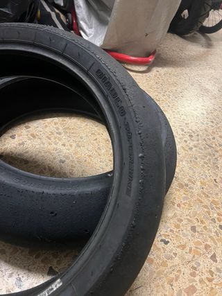 Neumáticos Slicks Pirelli Corsa y Continental