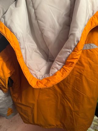 Chaqueta Columbia niño naranja y blanco.