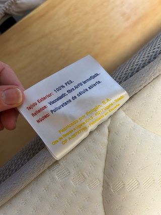 Colchón infantil con sábanas