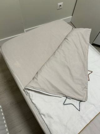 Colchón infantil con sábanas