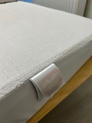 Colchón infantil con sábanas