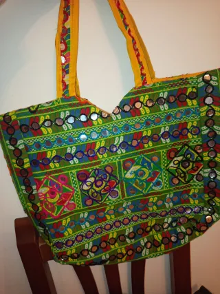 Bolso de mano étnico con espejos.idesl playa
