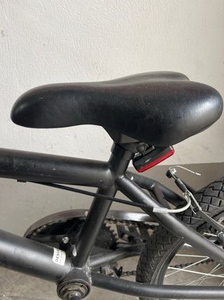 Bicicleta BMX Negra y Naranja