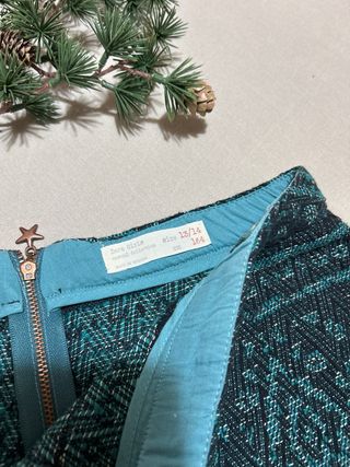 Falda corta con estampado geométrico