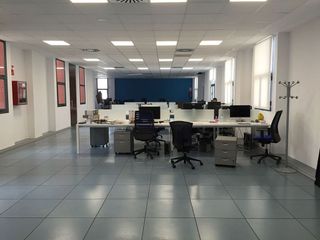 Oficina en alquiler en Palacio de Congresos - Urbadiez - Entrepuentes en Sevilla